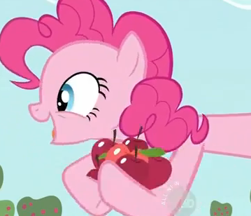 kie_Pie_holding_apples_S2E13.png